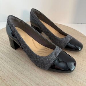 Clarks Women’s Block Heel Pumps Gray Felt Black Cap Toe US 7.5 M EU 38